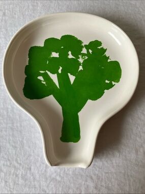 kate spade: White Spoon Rest with Green Broccoli Motif-marks on bottom